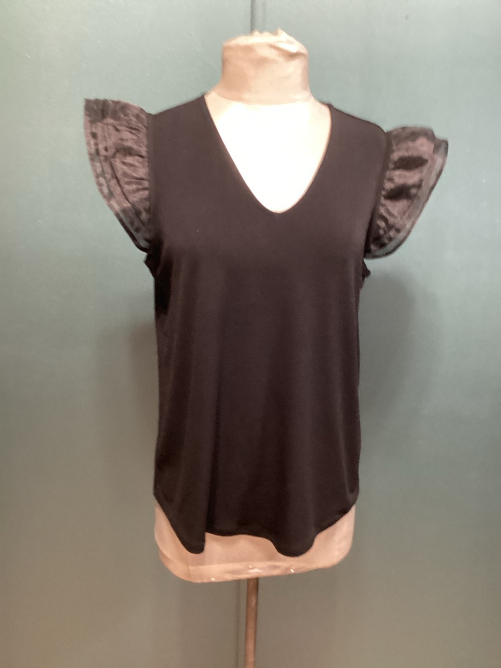 Ruffled sleeve new tee